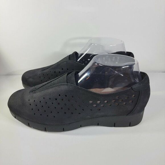 Clarks Artisan Womens 7.5 M Black Suede Loafer Slip On Comfort Round Toe 13288 - Picture 1 of 7
